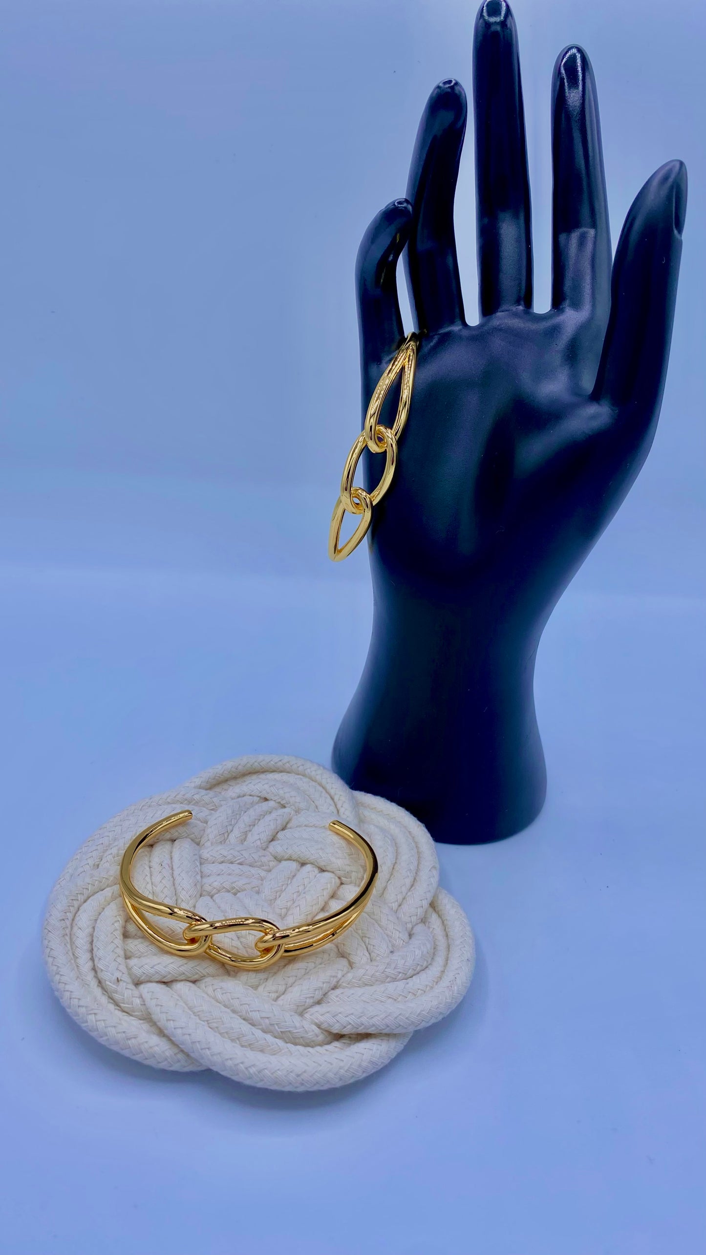 Pulsera tres lazos.